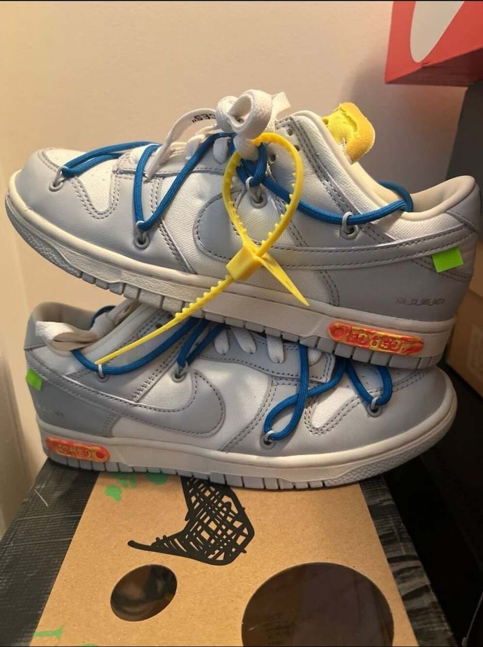 Nike Off-White x Dunk Low Lot 10 of 50
